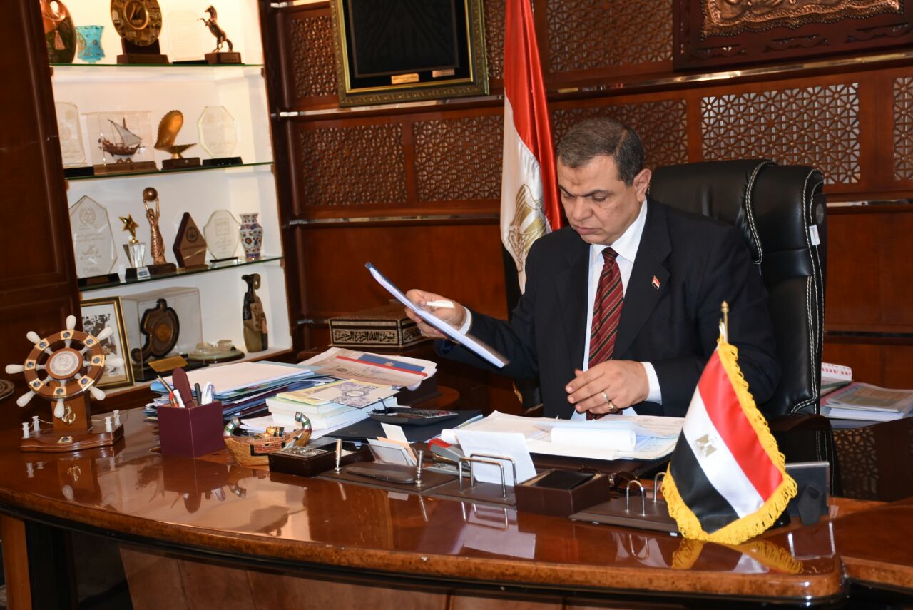بالصور.. مصري يحصل علي 70 ألف جنيه  مستحقاته المتأخرة بإيطاليا