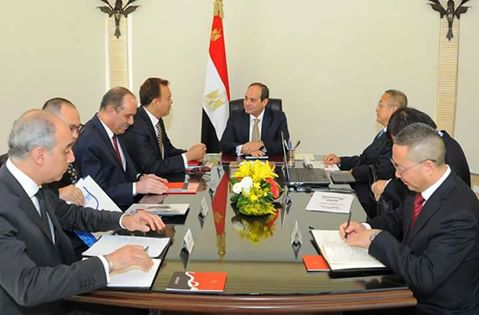 ” السيسى” يعقد اجتماعا مع ممثلي الشركات الصينية التى ستنفذ القطار الكهربائي للعاصمة الادارية