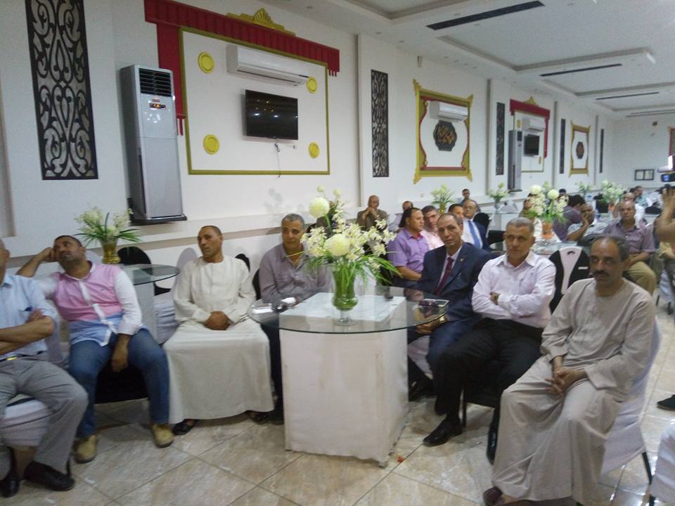القمة نيوز تشارك احمد عبد الكريم مدير عام الضرائب حفل بلوغة سن المعاش