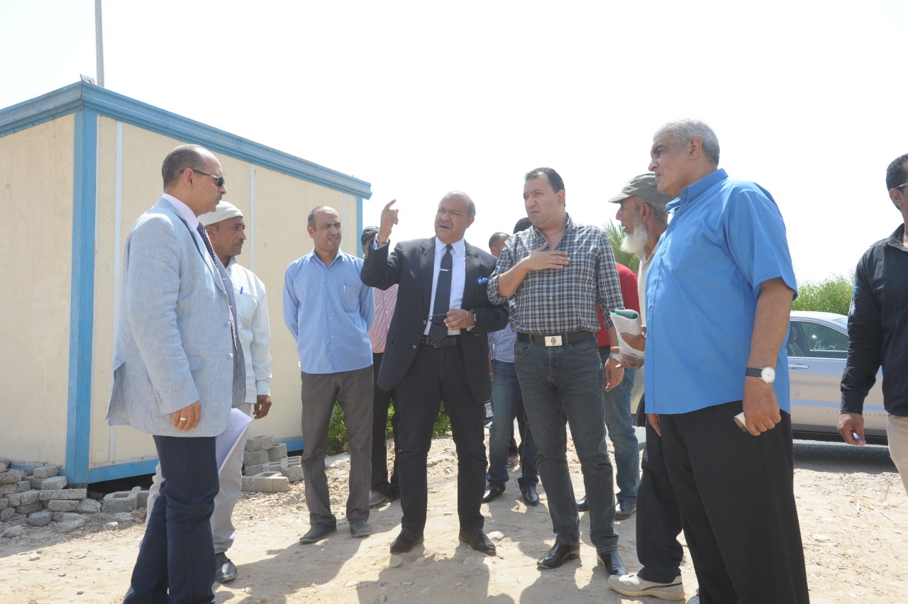 بالصور ..رئيس جهاز تنمية التجارة ومحافظ الأقصر يتفقدان الأراضي غير  المستغلة لإنشاء منطقة لوجستيه وسلاسل تجارية تخدم الصعيد 
