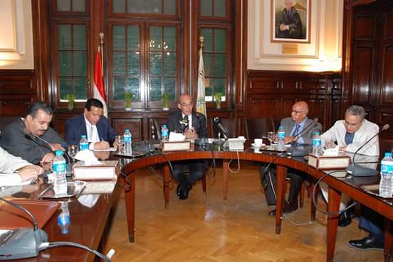 وزير الزراعة يترأس اجتماع لجنة تسويق أقطان الإكثار