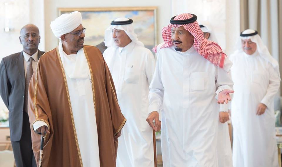 الملك سلمان يلتقى الرئيس السودانى بالمغرب