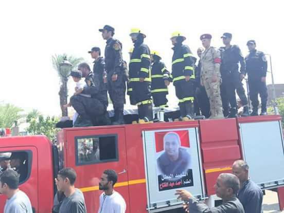 جنازة عسكرية للرائد الشهيد أحمد عبد الفتاح قائد كتيبة الدعم بقطاع قنا