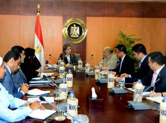 سحر نصر تبحث مع شركة صينية​ الاستثمار فى مصر