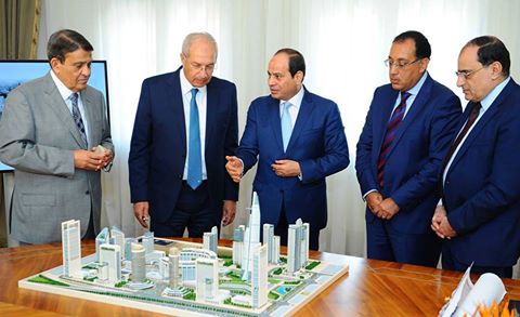 السيسى يعقد اجتماعا مع وزير الاسكان ومستشار رئاسة الجمهورية للتخطيط العمرانى