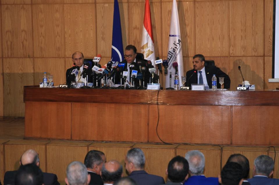 ”فرحات ومميش ” يعلنان حزمة من الاجراءات الخاصة بجذب الخطوط الملاحية العالمية 