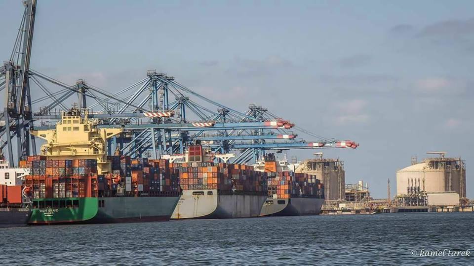 ميناء دمياط استقبل 3 سفن حاويات و 8 سفن بضائع عامةً اليوم