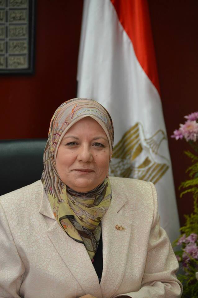 الفساد في إدارة المعادى: خرجت على المعاش من شهر ومازالت تدير المدرسة