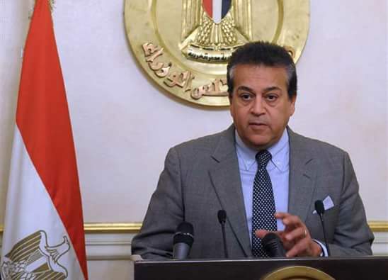 وزير التعليم العالى يتلقى تقريراً  حول استعدادات جامعة قناة السويس لبدء العام الدراسى