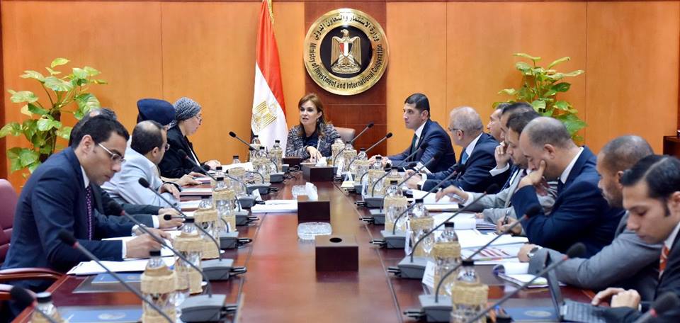 سحر نصر: تطوير وتنمية المناطق الاستثمارية ببنها والصف وميت غمر