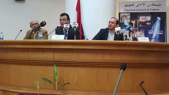 حاتم ربيع : نأمل أن تصل جوائز الدورى الثقافى فيما بعد إلى 100 ألف جنيه