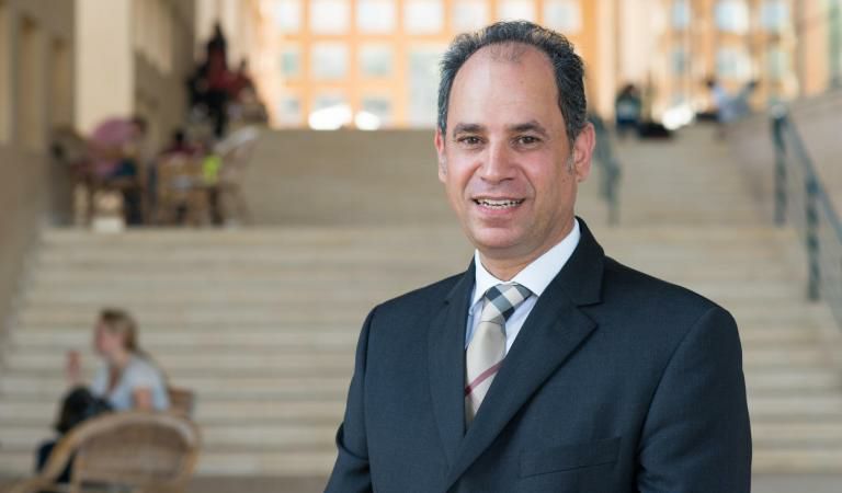 تعيين الدكتور إيهاب عبد الرحمن رئيسا أكاديميا للجامعة الامريكية