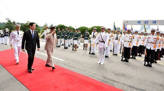 الفريق أول  صدقى صبحى يجرى لقاءات هامة مع كبار المسئولين بكوريا الجنوبية 