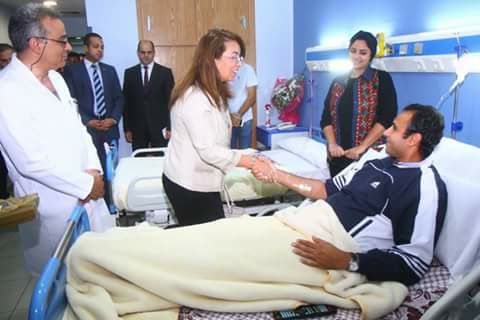 غادة والى تزور مستشفى الشرطة للاطمئنان على مصابي العمليات الإرهابية في أرض اللواء