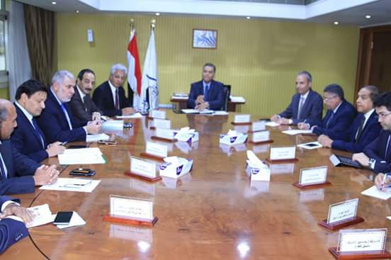 وزير النقل يبحث زيادة حجم المنقول من الحاويات بين الموانىء البحرية والمدن الصناعية