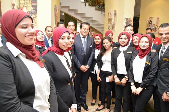 وزير التعليم العالى يفتتح العام الدراسى الجديد من جامعتى عين شمس و القاهرة