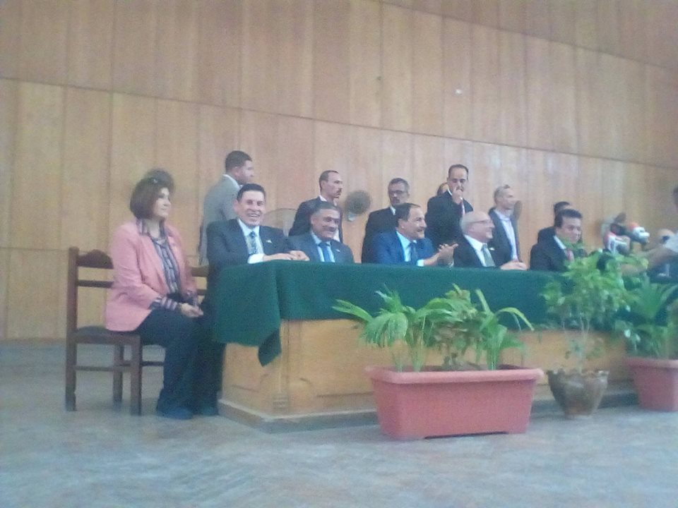 استمرار فعاليات زياره وزير التعليم العالي والبحث العلمي لجامعه عين شمس