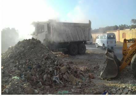الدالى: عقوبات رادعه حيال السيارات التى تقوم بالقاء الرتش بالطريق
