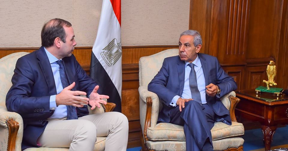 وزير التجارة والصناعة يبحث مع الرئيس الاقليمي لشركة بوش العالمية خطط الشركة للاستثمار في السوق المصرى