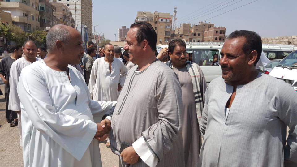 بالصور : ” خالد أبو زهاد ” ينجح في تنفيذ قرار نقل موقف جهينة