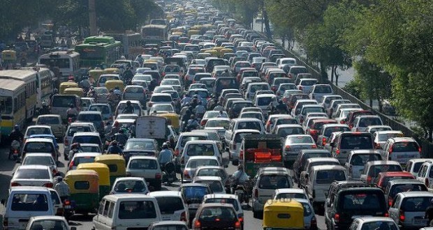 كثافات مرورية بشوارع القاهرة والجيزة