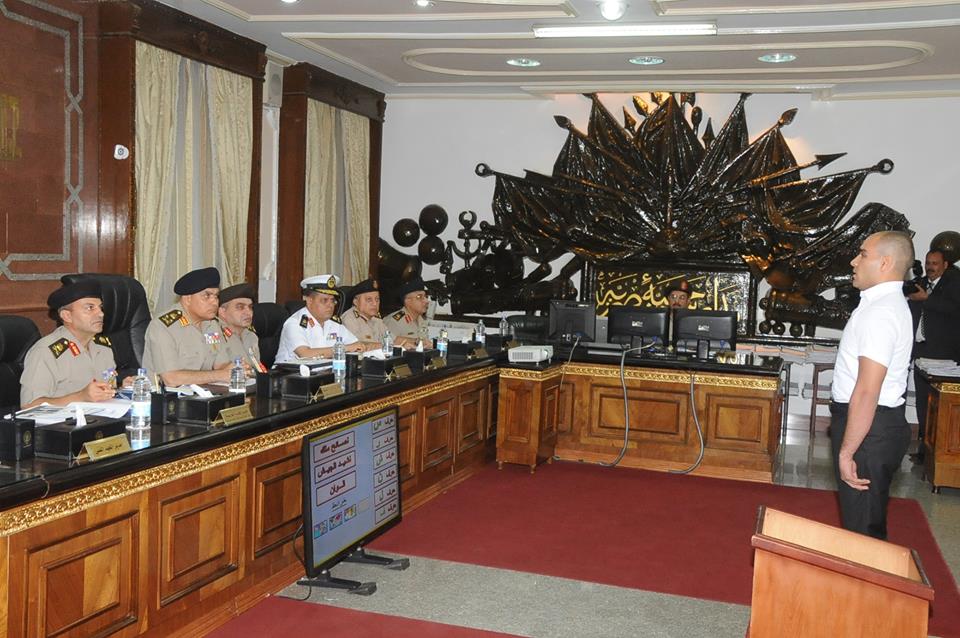 وزير الدفاع يتفقد إختبارات القبول للكليات والمعاهد العسكرية بالكلية الحربية