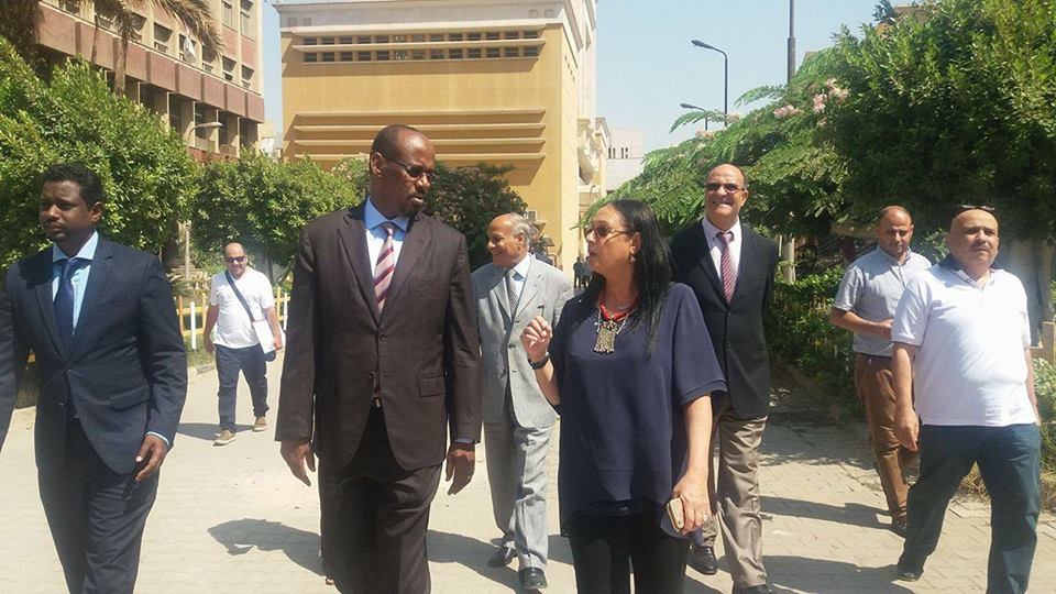 بالصور | أكاديمية الفنون تستقبل وزير ثقافة دولة جيبوتى وسفيرها