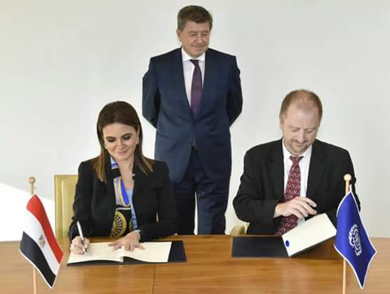 سحر نصر ومنظمة العمل الدولية يوقعان فى جنيف بروتوكول تعاون لتوفير مليون فرصة عمل للشباب