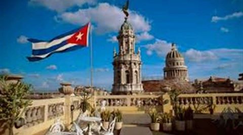 أمريكا تحذر رعاياها من السفر إلى كوبا وتسحب نصف طاقمها الدبلوماسي