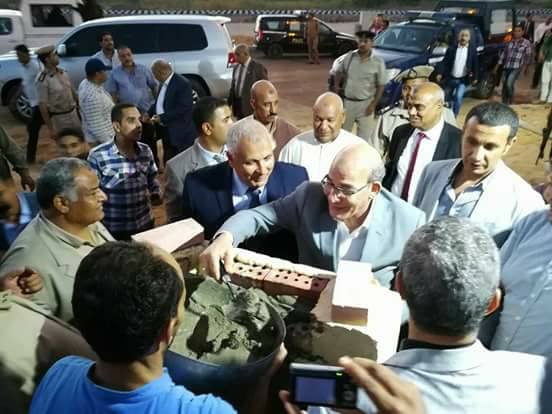 وزير الزراعة ومحافظ الوادي الجديد يضعان حجر الأساس لمصنع تمور