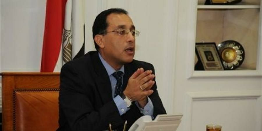 وزير الاسكان يهنىء جميع العاملين فى القطاع بيوم الإسكان العربى