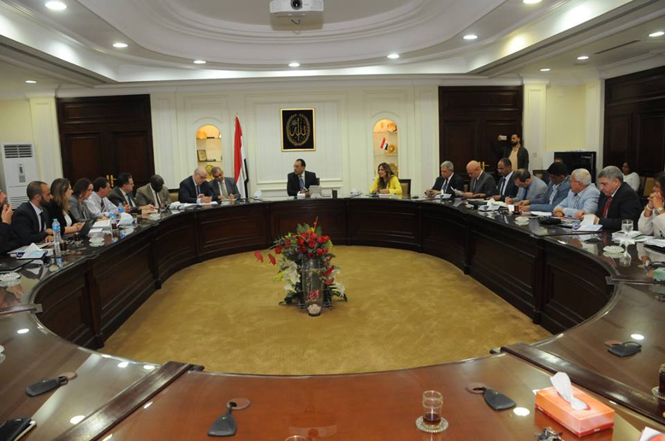 وزير الإسكان يلتقى بعثة البنك الدولى لبدء المرحلة الثانية من برنامج خدمات الصرف الصحى المستدامة في المناطق الريفية