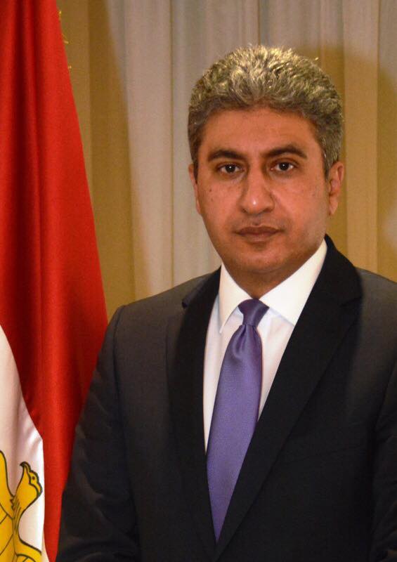 وزير الطيران يهنئ الشعب المصري لتأهل المنتخب لكأس العالم بروسيا 2018