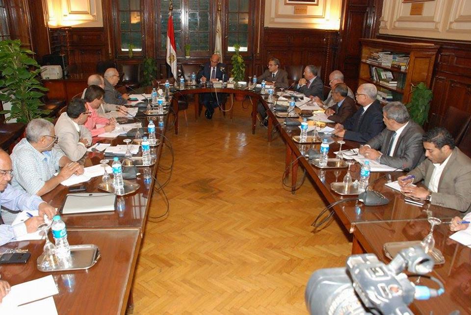 ”البنا” يشدد على سرعة الانتهاء من استعدادات الموسم الزراعي الشتوي وتلبية احتياجات المزارعين