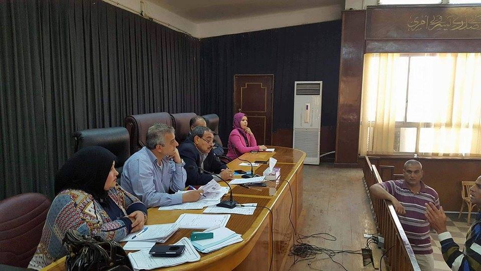 سكرتير عام كفر الشيخ يناقش 47 شكوي في لقاء المواطنين