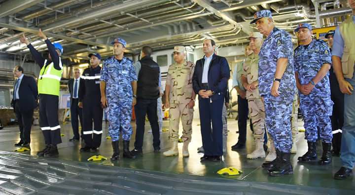 الرئيس السيسى على حاملة المروحيات أنور السادات أثناء المناورة ذات الصواري 2017