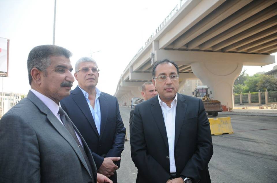 وزير الإسكان يتفقد تشطيبات كوبري الفنجرى قبل بدء التشغيل