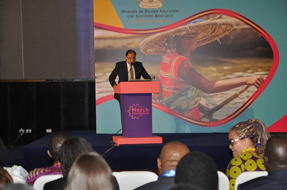 ”وزير الصحة” يستعرض التجارب الناجحة لمصر فى مجالات فيروس ”سى” وصحة المرأة والدواء