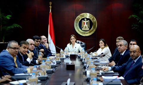 سحر نصر تعقد ورشة عمل مع البنك الدولى لتعزيز الاستثمارات فى قطاعي الزراعة والاعمال الزراعية بحضور ممثلين عن 4 وزارات