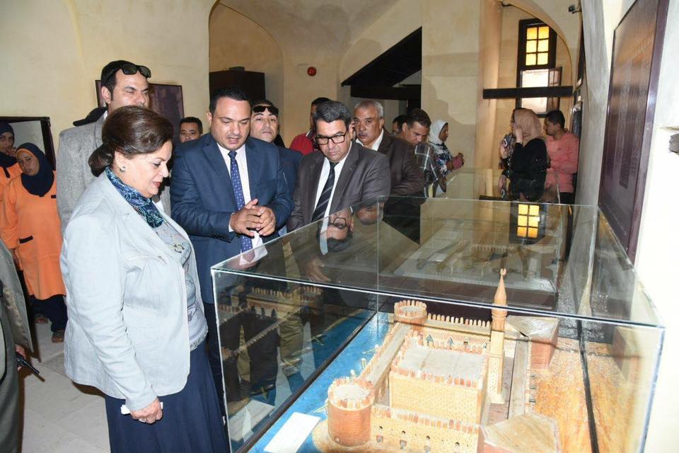 محافظ البحيرة تتفقد تحديث وتجميل مدينة رشيد 