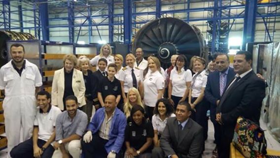 جولة تفقدية لأعضاء منظمة ” التسعة وتسعون لقائدات الطائرات بشركتى مصر للطيران والملاحة الجوية