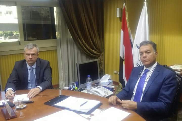 وزير النقل يبحث تطوير منظومة النقل النهري مع وفد هولندي