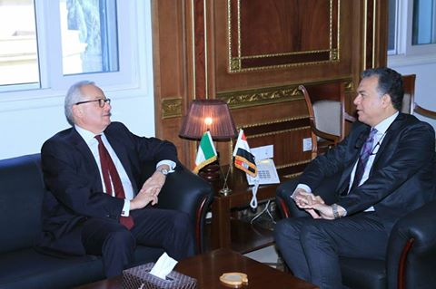 وزير النقل يلتقي السفير الايطالي بالقاهرة لبحث التعاون المشترك في مجالات النقل المختلفة