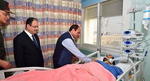 الرئيس السيسى يزور النقيب ”الحايس” فى المستشفى الجلاء