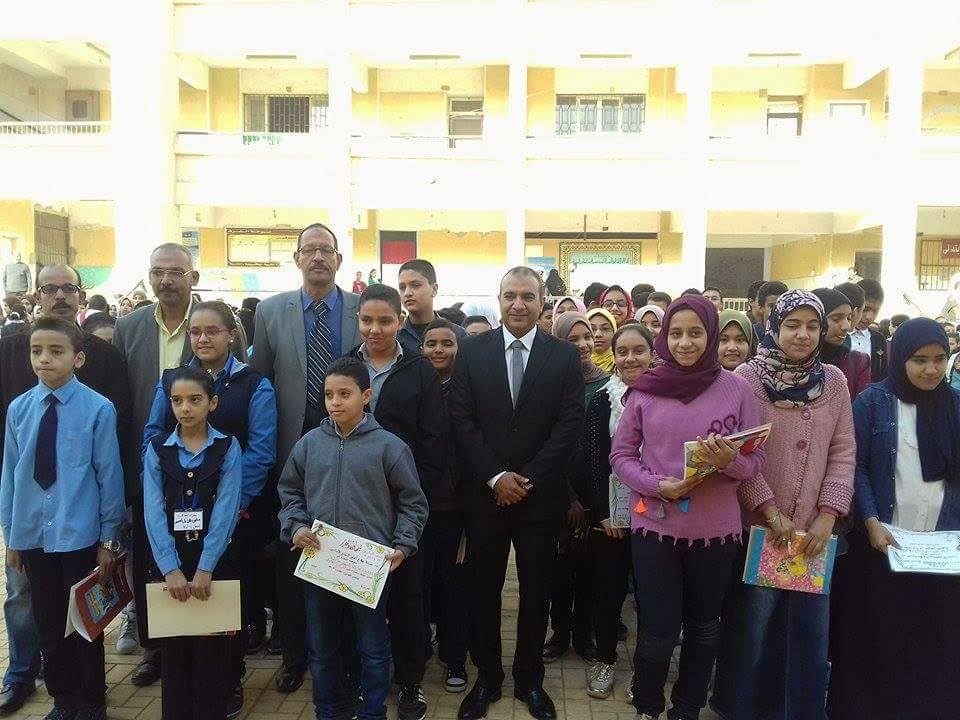 رئيس مدينة ابوقرقاص بالمنيا يتابع الحالة العامة لعدد من المدارس