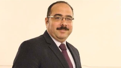 الكومي يتابع مشروع تطوير وتحسين شبكات  الشرب بعين شمس