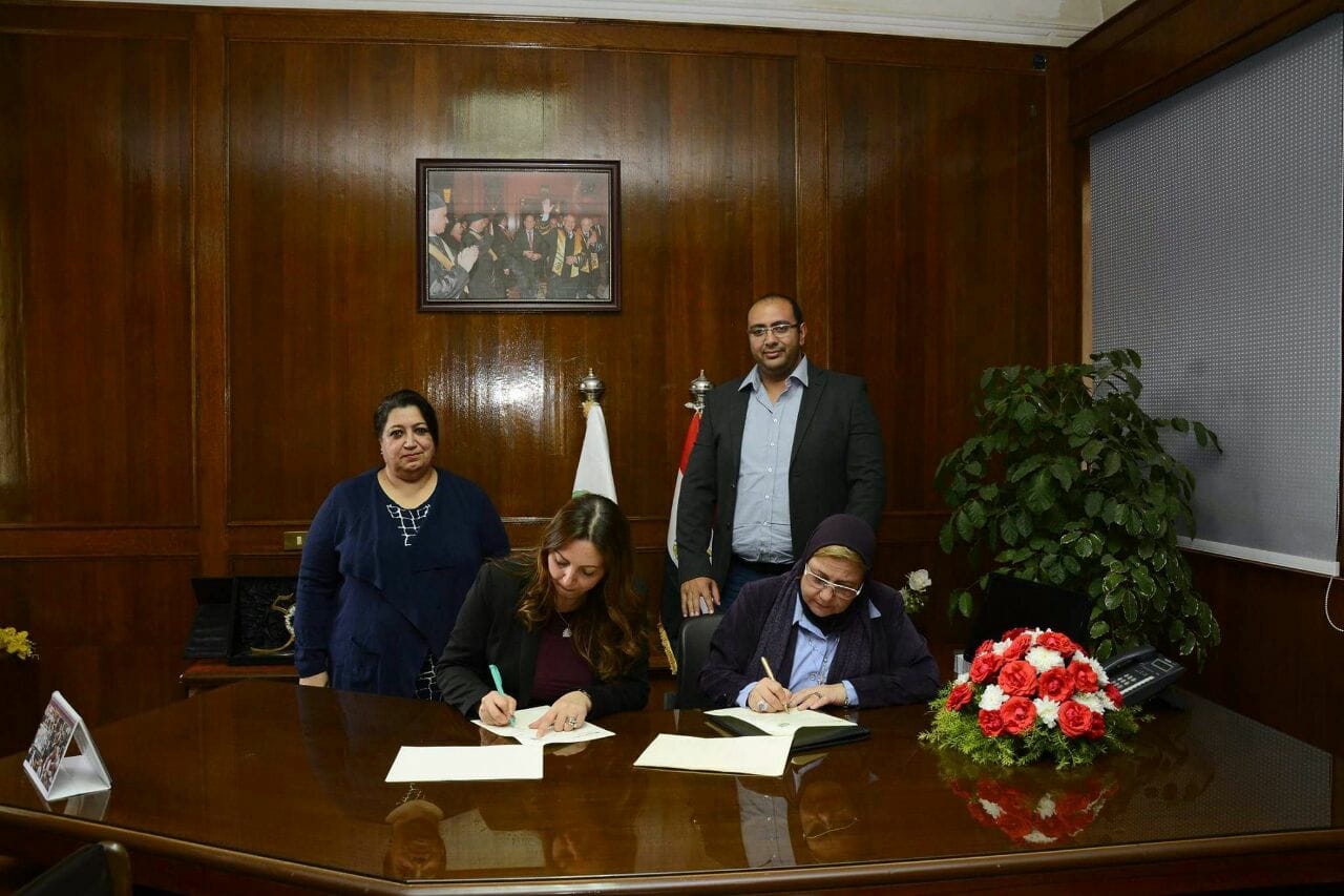 المعاهد القومية توقع برتوكول تعاون لتطبيق منهج كامبريدج للاختبارات الدولية فى مدارسها