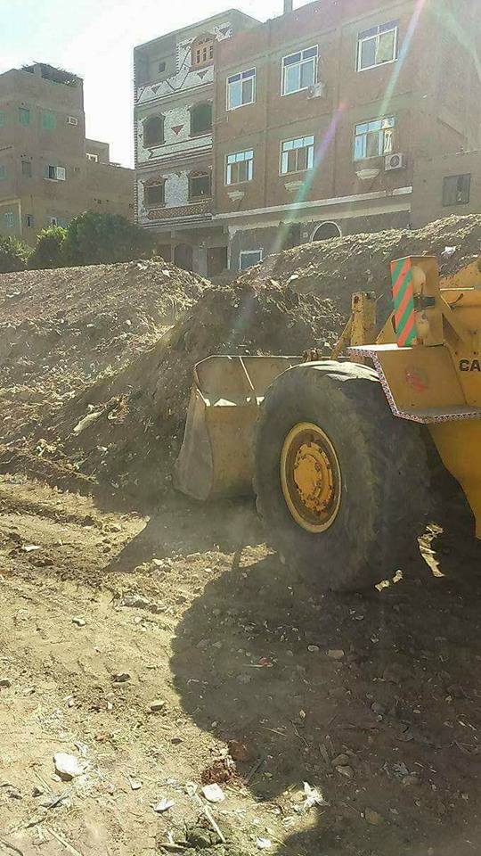 رفع 50 طن قمامه من طريق نجع خيريه ابوطشت بجوارالسكه الحديد