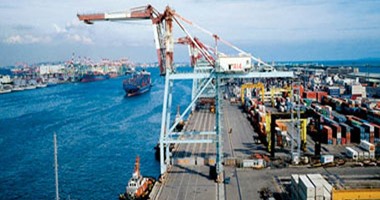 غلق بوغازي ميناء الإسكندرية والدخيلة نظراً لسوء الأحوال الجومائية
