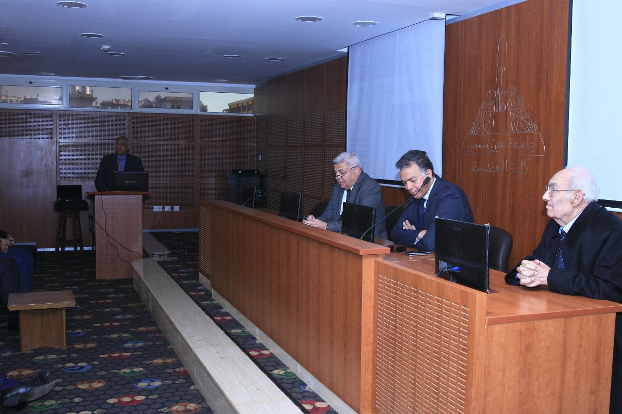 وزير النقل يشارك في ملتقى تكريم رائد هندسة التربة و الأساسات بكلية الهندسة جامعة عين شمس